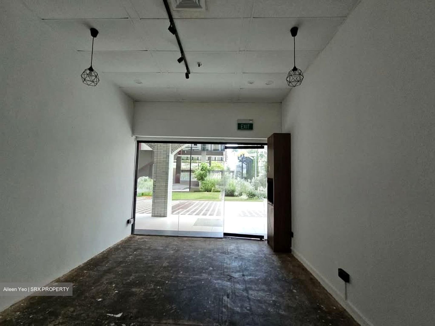 Roxy Square (D15), Retail #582816381
